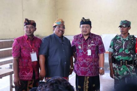 Kunjungan Bupati Buleleng Dalam Rangka Pelaksanaan Pilkel Serentak Di Desa Wanagiri
